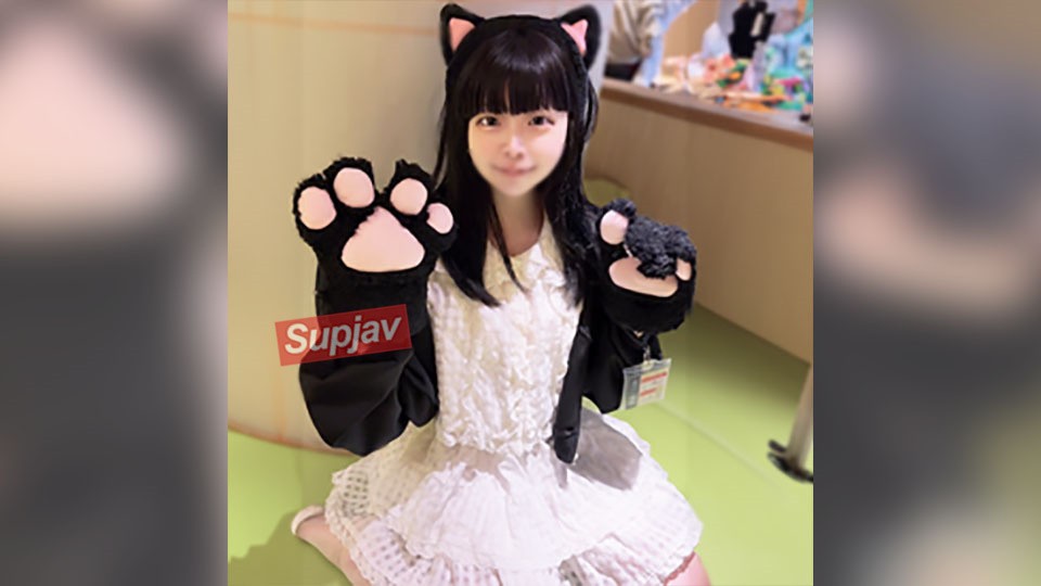 FC2PPV 4666498 *Deleted On 4/30 [Legal] 18-Year-Old Cafe Girl With The Ultimate Baby Face And Body Type, 147cm Tall. Shaving Her Pubic Hair. Unable To Resist Her Smile, I Inseminated Her Twice…