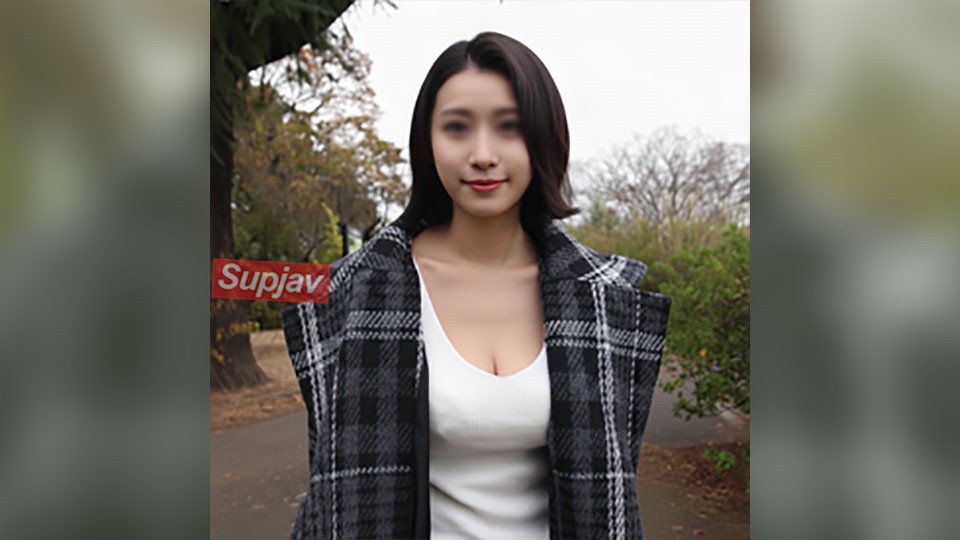 FC2PPV 4827480 [Miraculously Busty Married Woman] A Real Married Woman With Such Beautiful Looks!? Married For 5 Years And Sexless, This Gentle, Busty Wife Is Finally At Her Limit. Her Land-Girl-Like Body Goes Wild With High-Speed Thrusts, And Her Desire Explodes With Three Consecutive Cumshots. [cen]